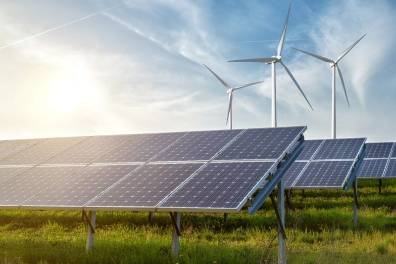 El sol puede ser fuente inagotable de energía mediante paneles solares.