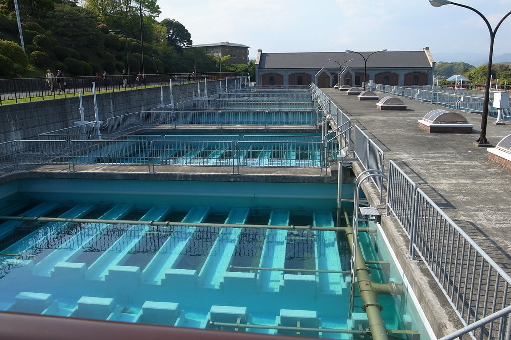 existen sistemas de potabilización y tratamiento de agua a gran escala