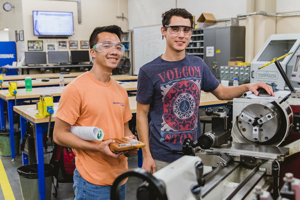 Estudiantes de ingeniería mecánica