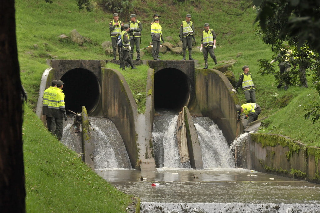 regulaciones en Colombia policía ambiental